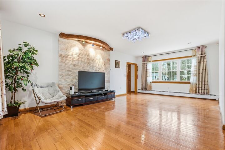 Property Photo:  460 N Maple Street  PA 16137 