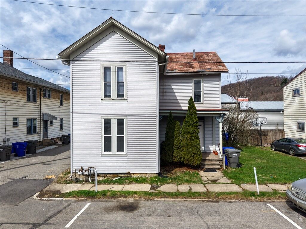 Property Photo:  125 Jefferson St  PA 16033 