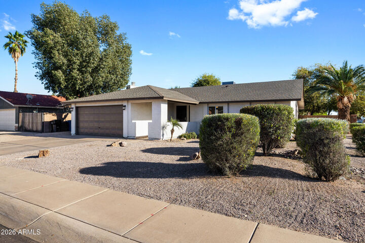 Property Photo:  571 W Myrna Lane  AZ 85225 