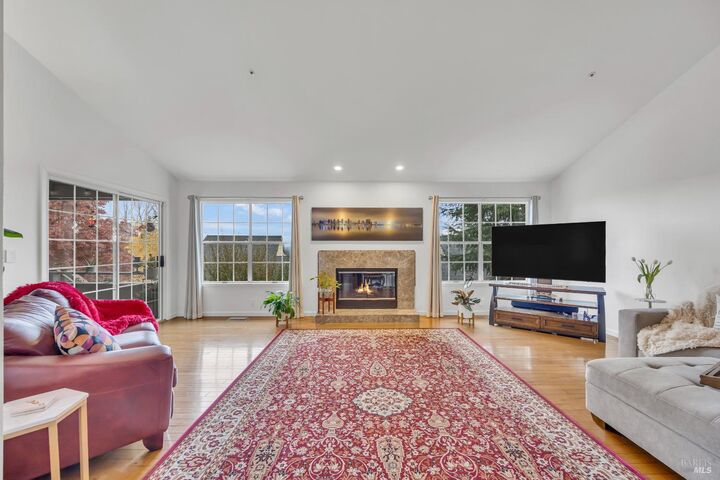 Property Photo:  14 Clement Court  CA 94558 