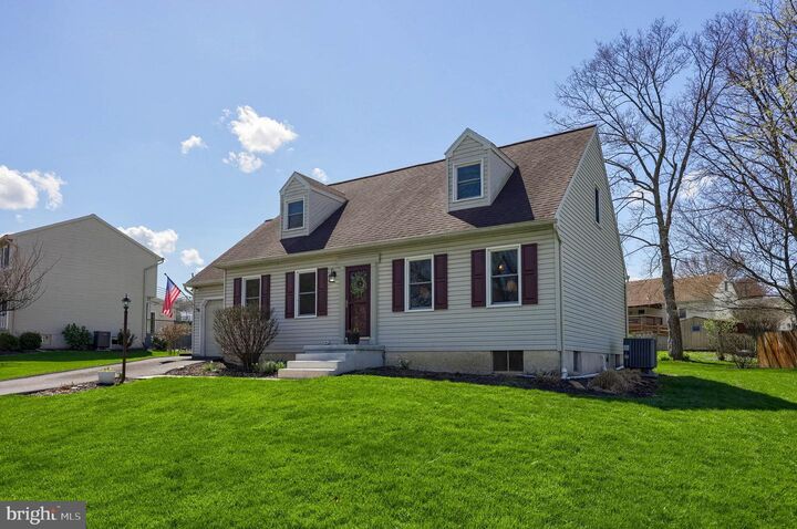 Property Photo: 142 Hostetter Lane PA 17602