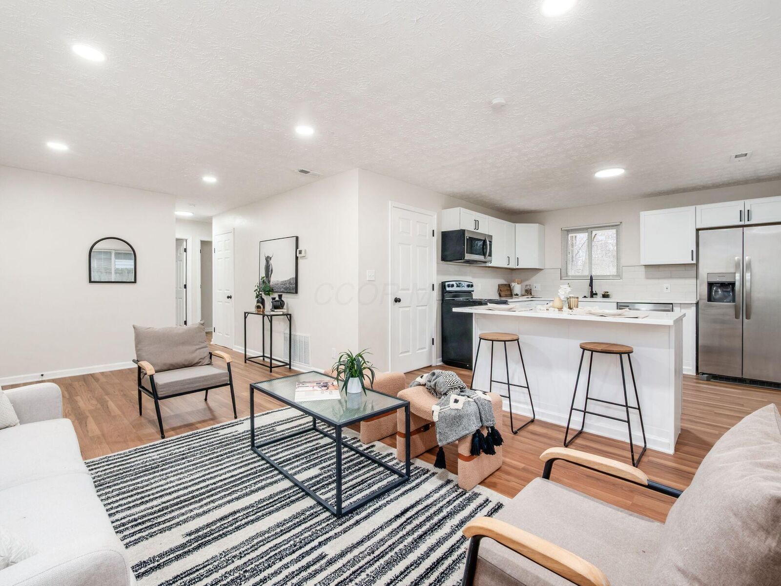 Property Photo: 3716 Dort Place OH 43227