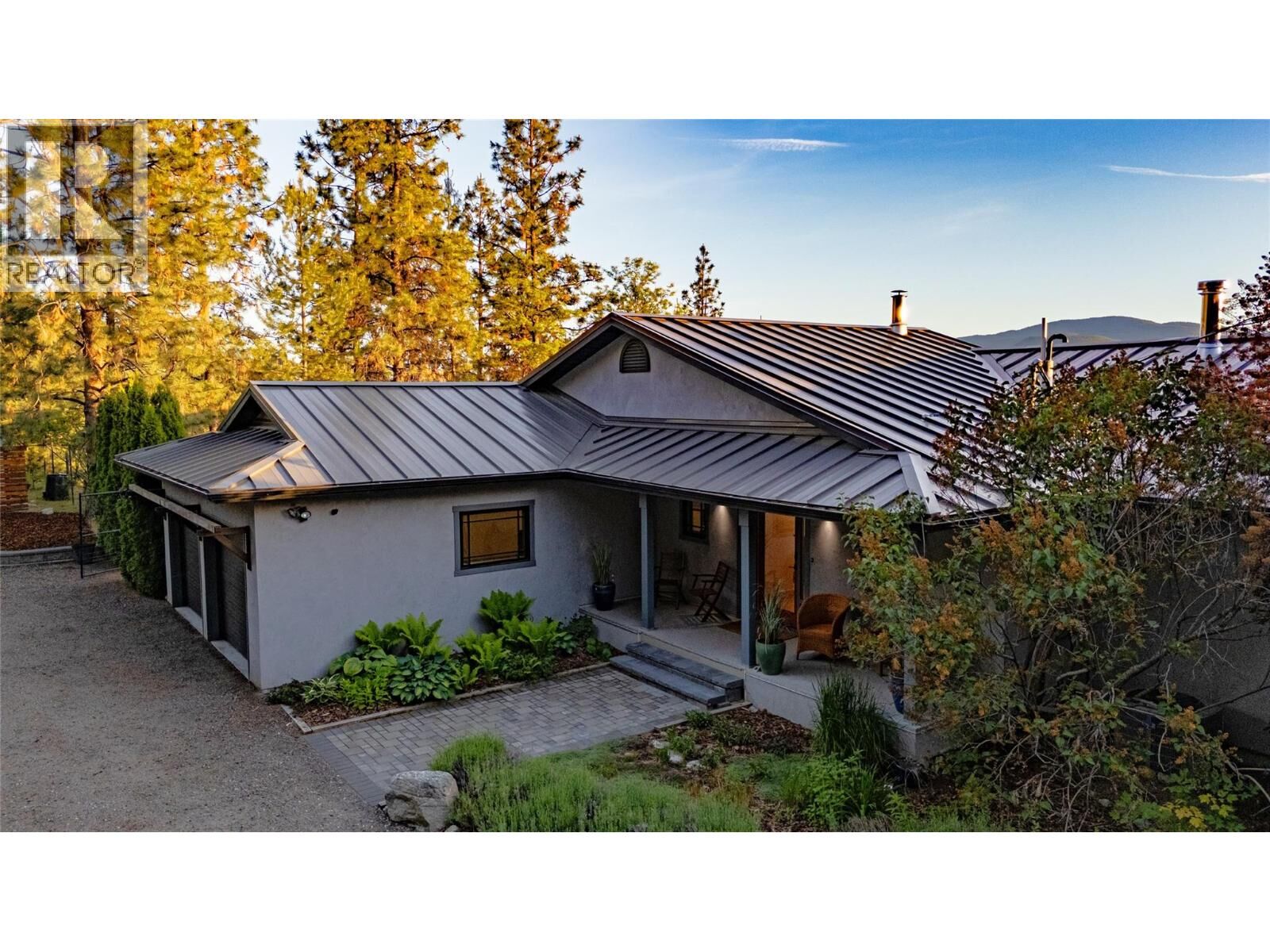 Property Photo: 1306 Smethurst Road BC V0H 1N1