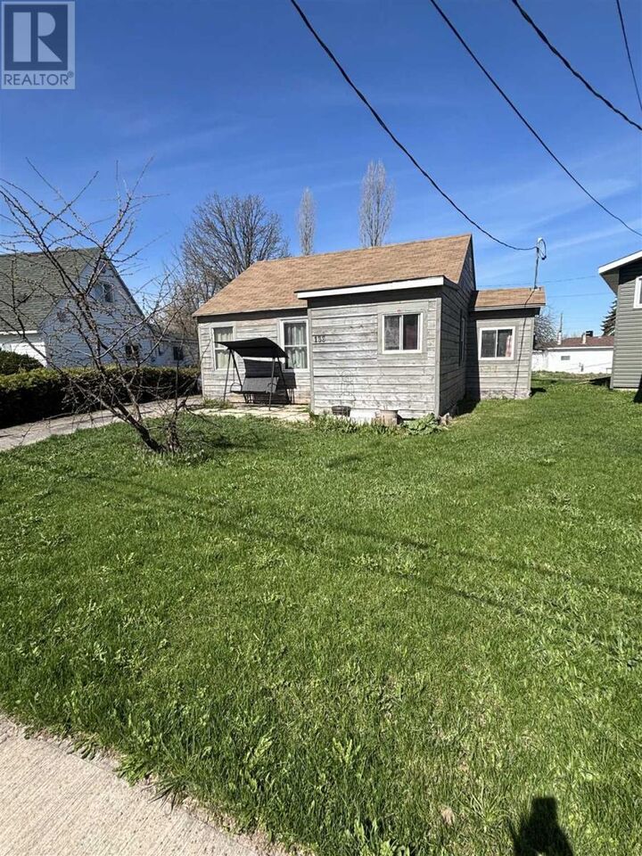Property Photo: 133 Bellevue Ave ON P6B 2W5