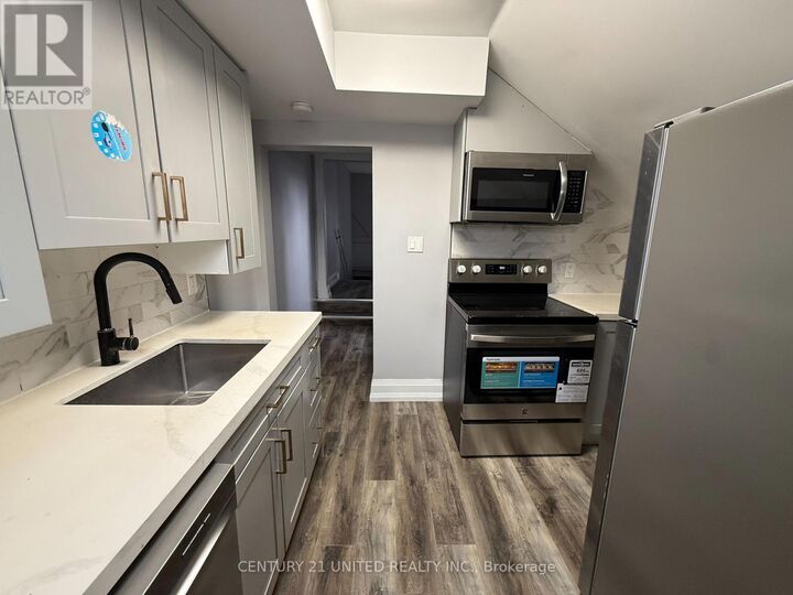 Property Photo:  470 Boliver Street B  ON K9J 4R4 