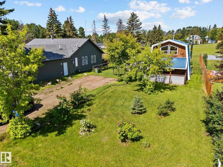 Property Photo: 425 4 St. Yellowstone AB T0E 0A0