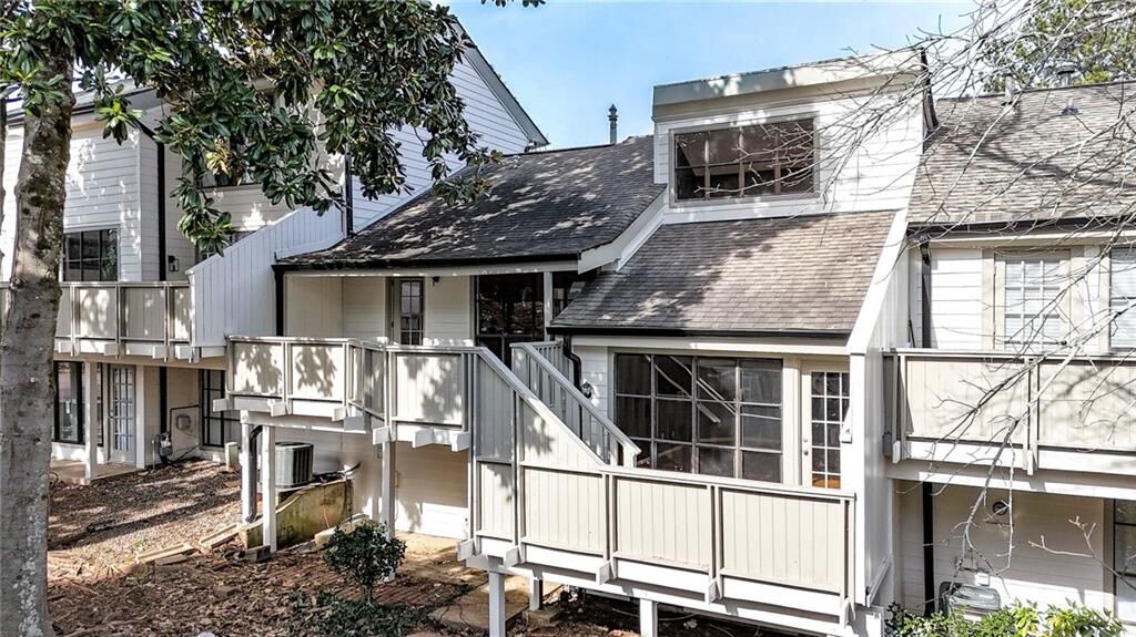 Property Photo:  4962 N Ellipse  GA 30068 