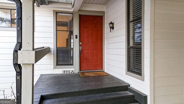 Property Photo:  4962 N Ellipse  GA 30068 