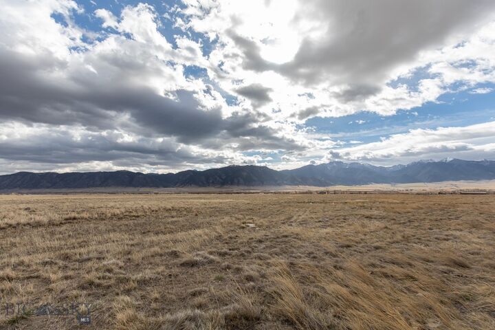 Property Photo: 1406 Jack Rabbit Lane MT 59759