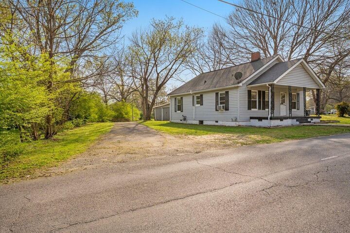 Property Photo:  605 Thornton Street  GA 30728 