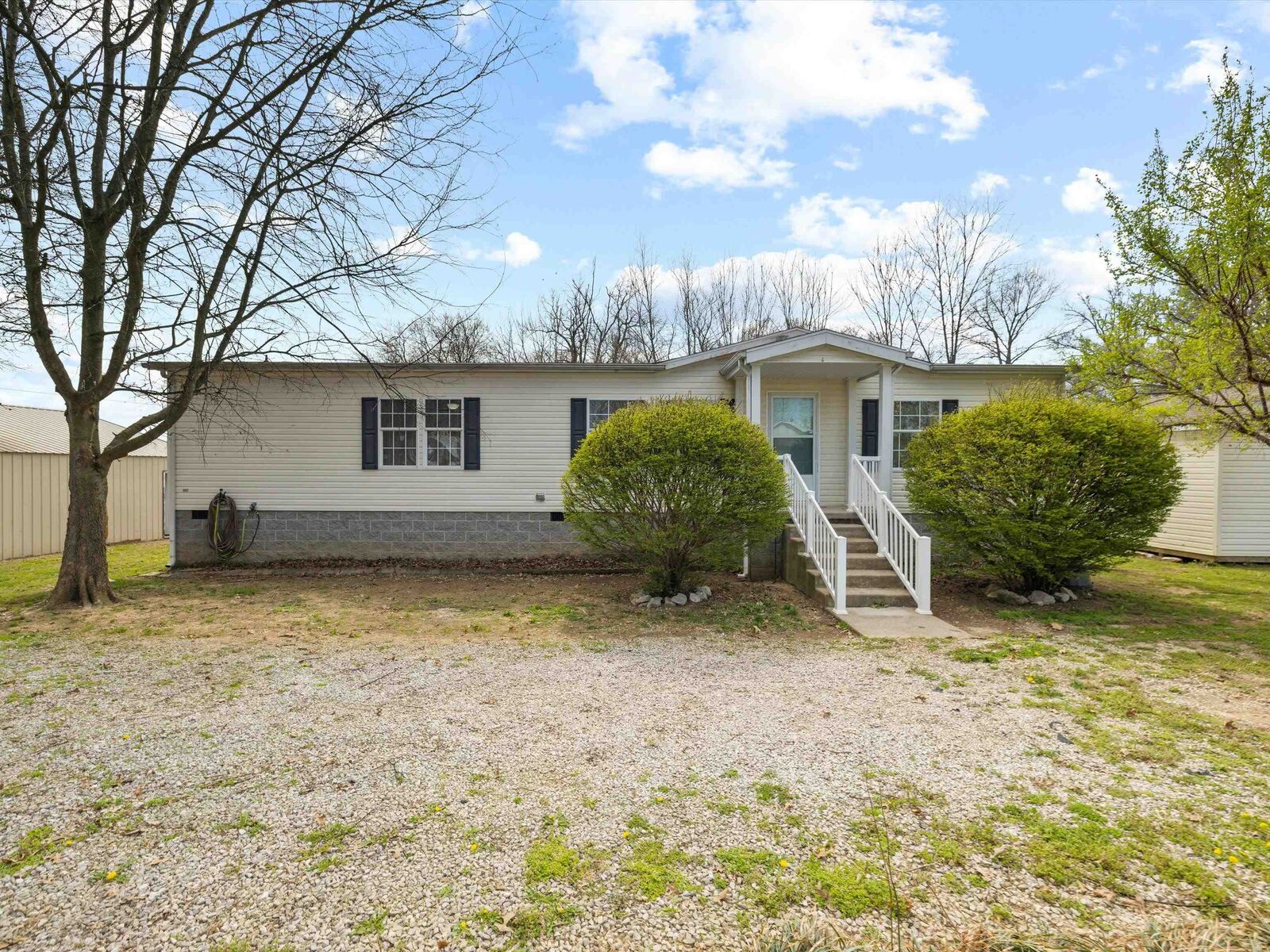 Property Photo:  496 Newman Stillhouse Rd  KY 42301 
