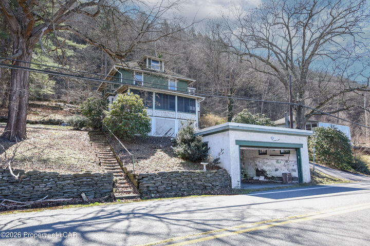 Property Photo:  1938 Pennsylvania 92  PA 18643 