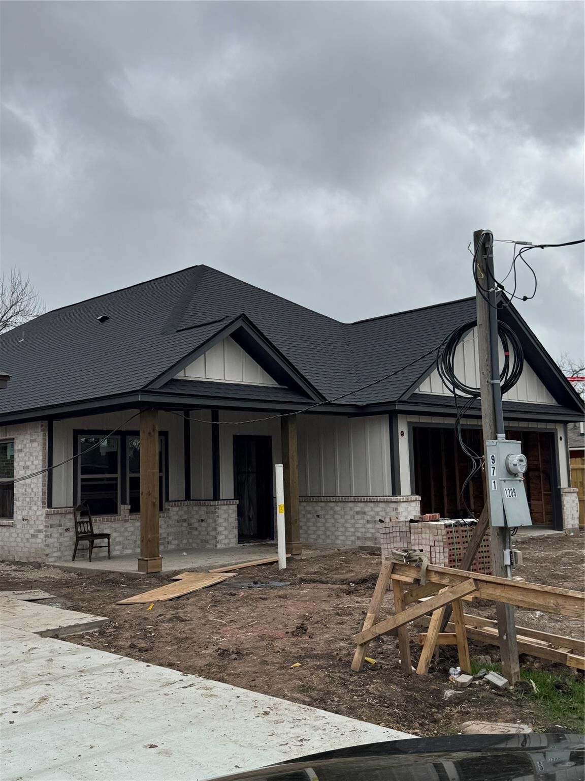 Property Photo:  1211 S 14th Street  TX 77627 