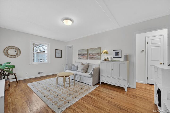 Property Photo:  114 Chestnut Drive  NY 12553 