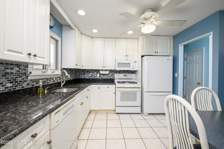 Property Photo:  43 Westbrook Road  NJ 07731 