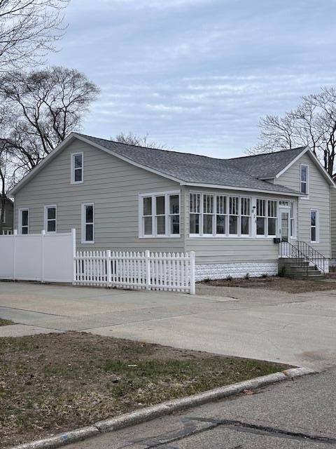 Property Photo:  826 Elliott Avenue  MI 49417 