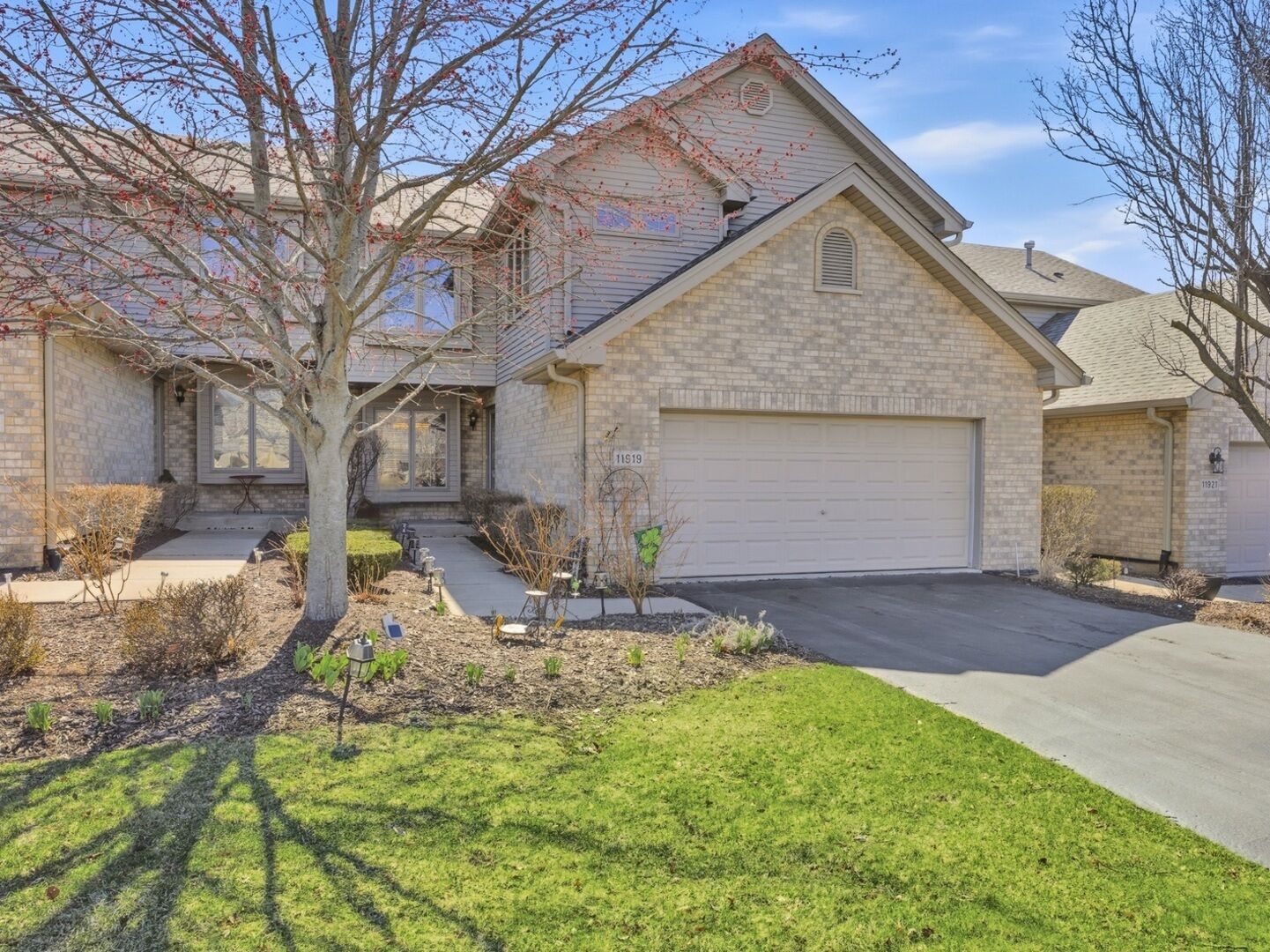 Property Photo:  11919 Somerset Road  IL 60467 