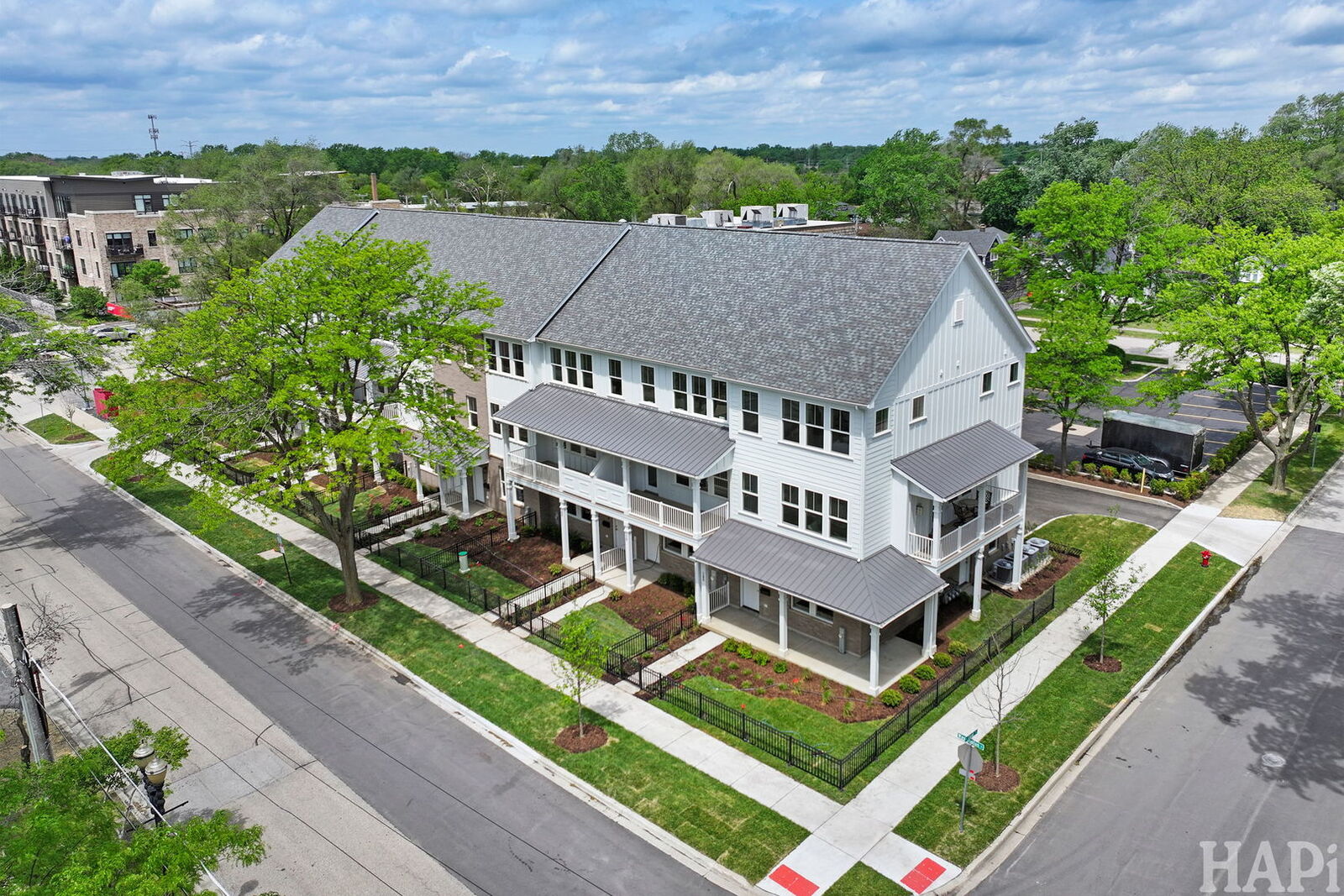 Property Photo: 160 Washington Street 160 IL 60010