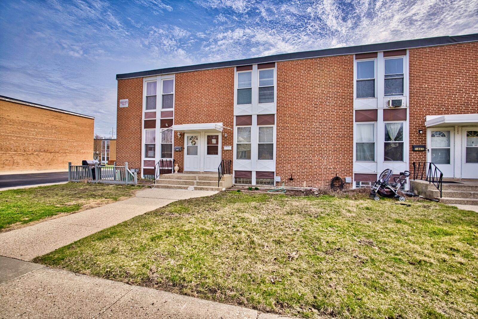 Property Photo:  1857 Pine Street  IL 60018 