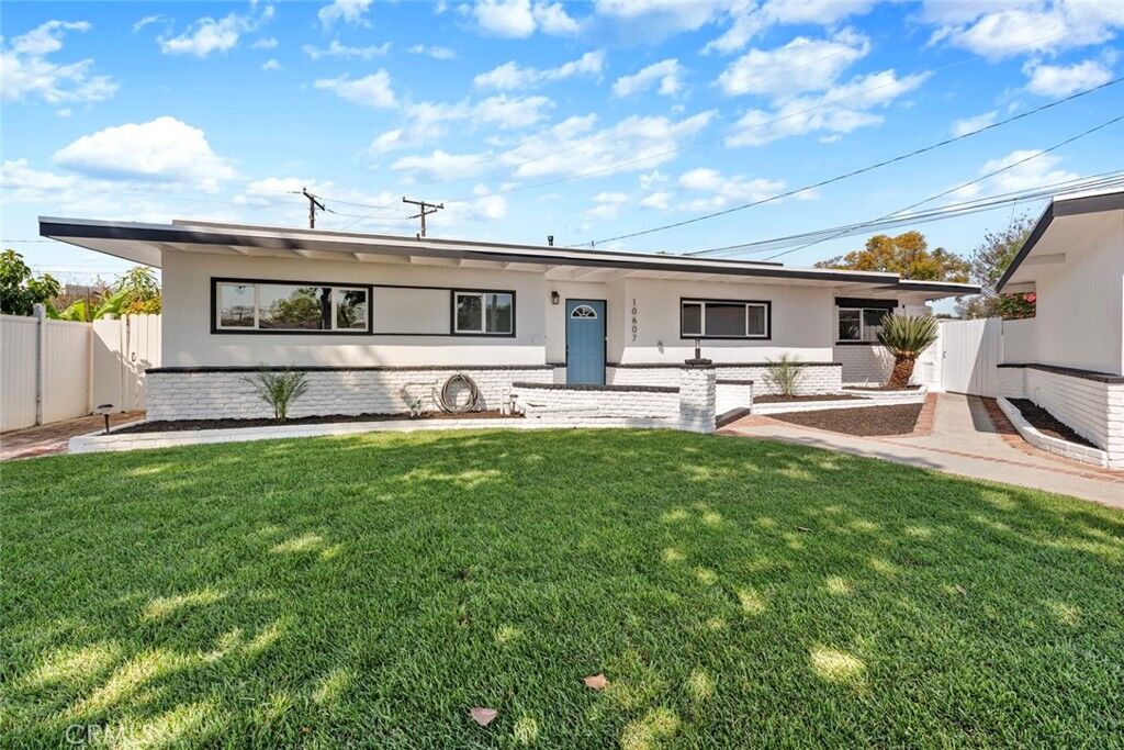 Property Photo:  10607 La Alba Drive  CA 90603 