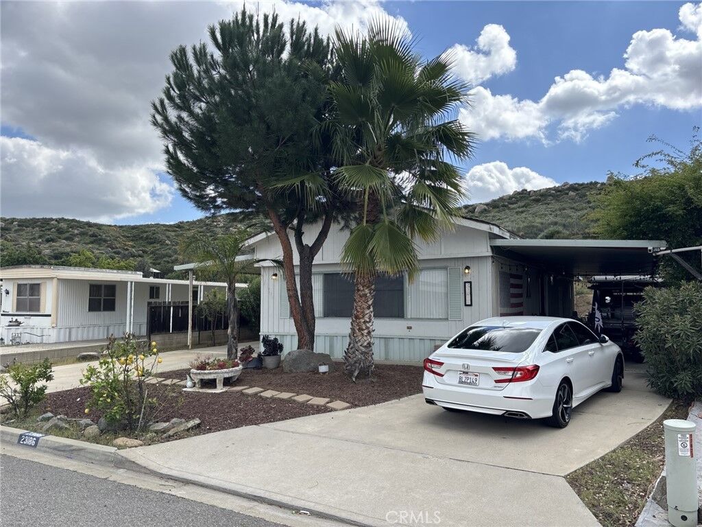 Property Photo:  23186 Skylink  CA 92587 