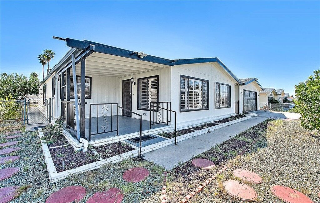 Property Photo: 44591 Springwood CA 92544