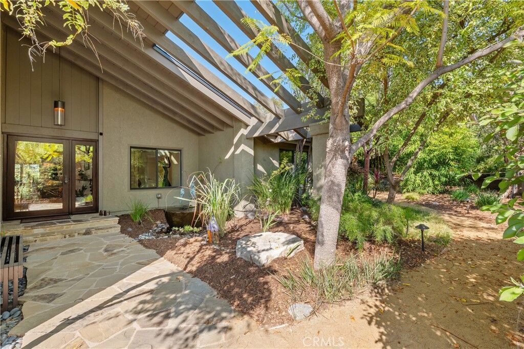 Property Photo: 4556 Poe Avenue CA 91364
