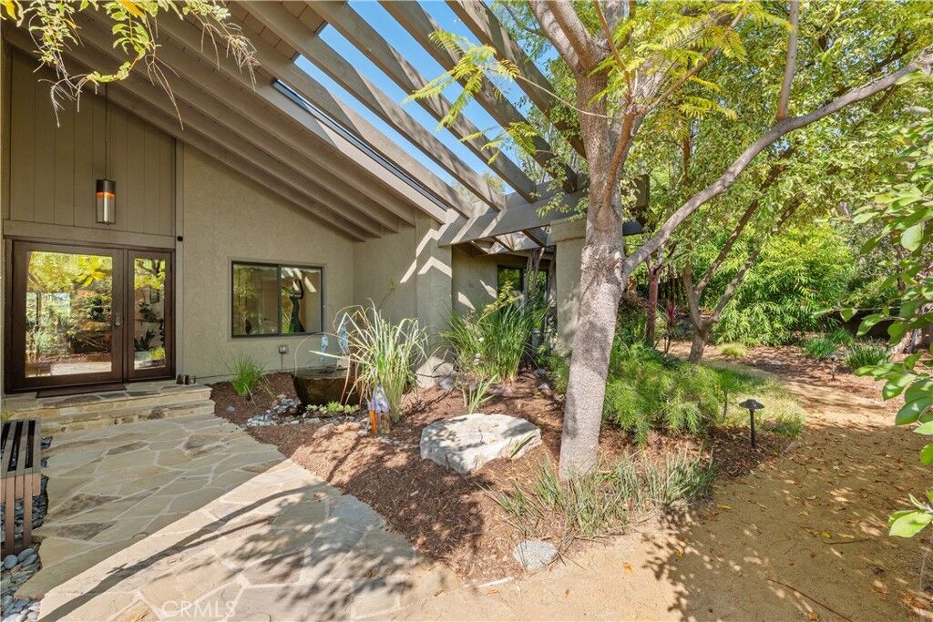 Property Photo: 4556 Poe Avenue CA 91364