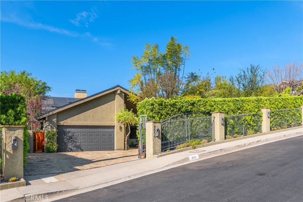 Property Photo:  4556 Poe Avenue  CA 91364 