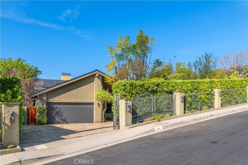 Property Photo:  4556 Poe Avenue  CA 91364 