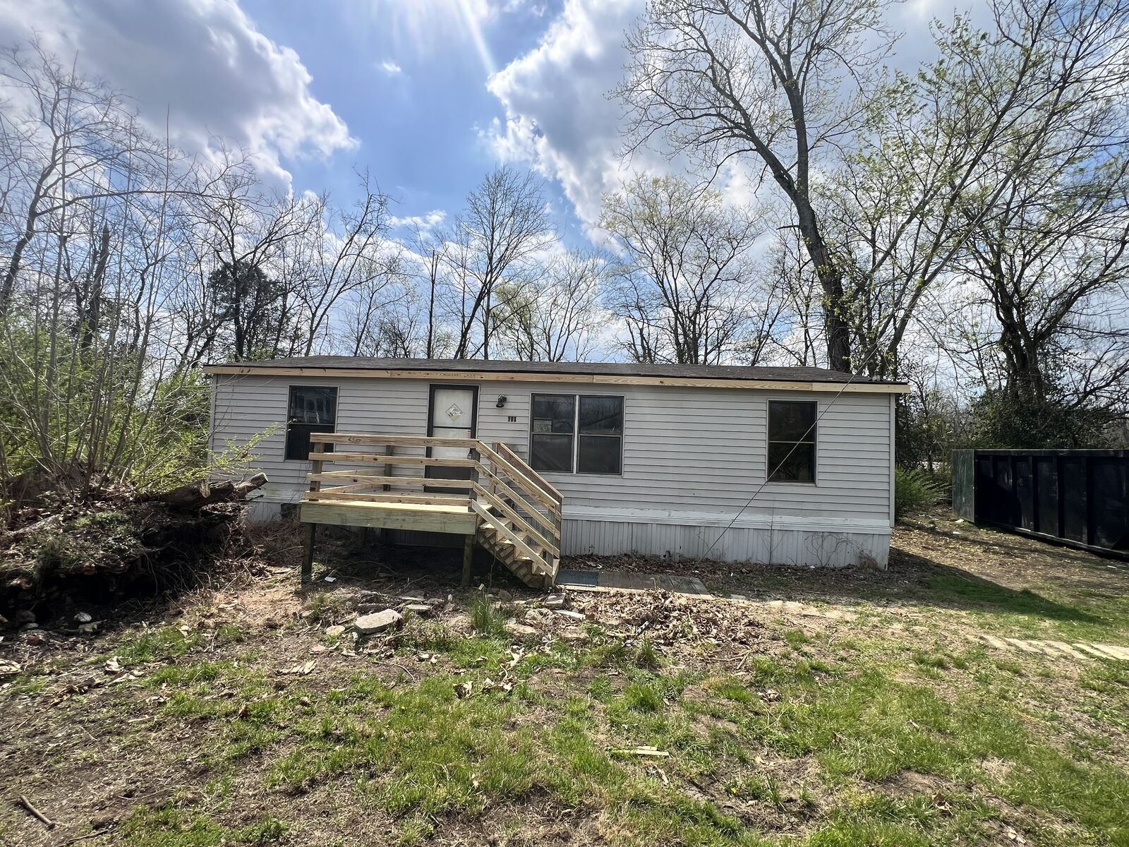 Property Photo: 104 Hinkle Hill St E TN 37020