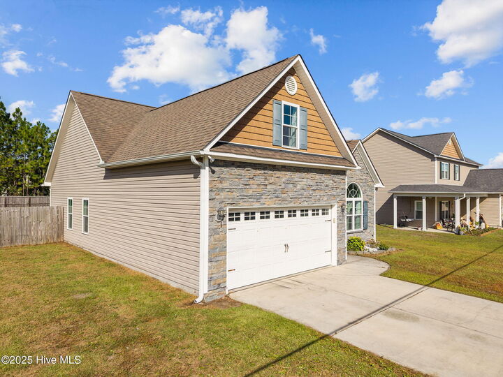 Property Photo: 257 E Ivybridge Drive NC 28539