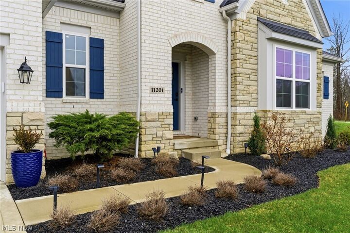 Property Photo:  11201 Creek View Way  OH 44028 