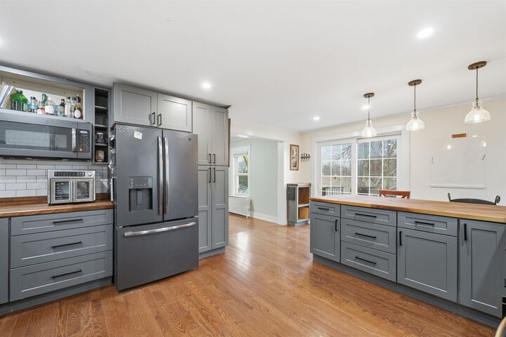 Property Photo:  761 Amherst Street  NH 03104 