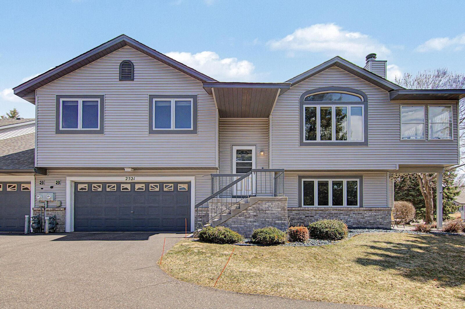 Property Photo:  2521 Sumac Ridge  MN 55110 