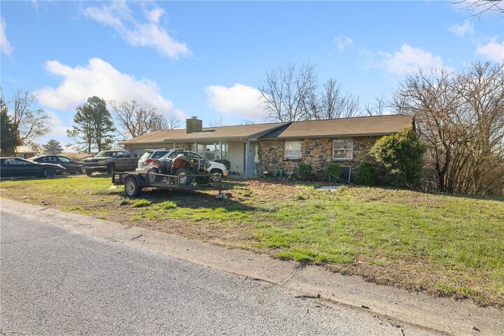 Property Photo:  602 Oriole Drive  AR 72601 