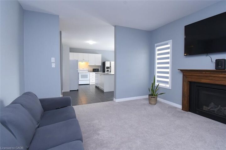 Photo de la propriété:  1 Burrows Court  ON K9V 0J3 