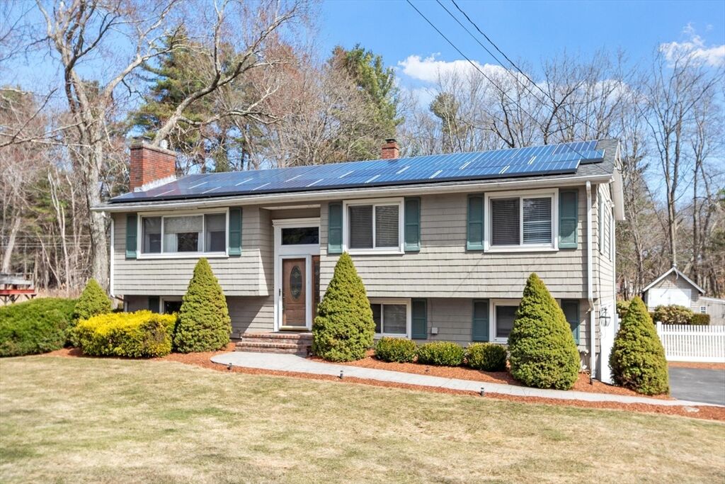 Property Photo:  4 Dayton Street  MA 01863 