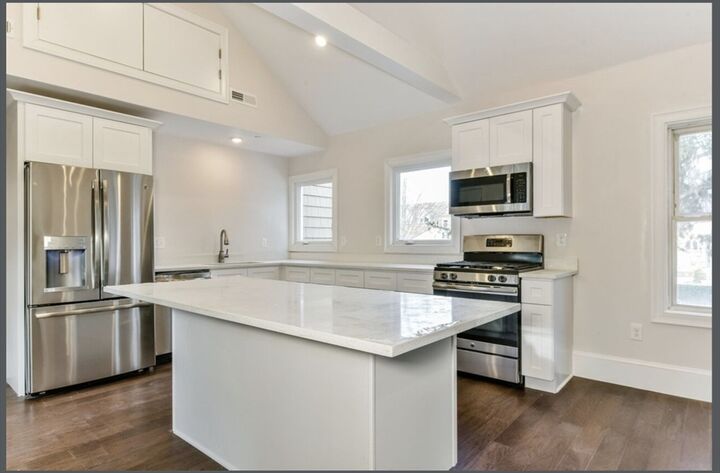 Property Photo:  37 Walnut Place 3  MA 02460 