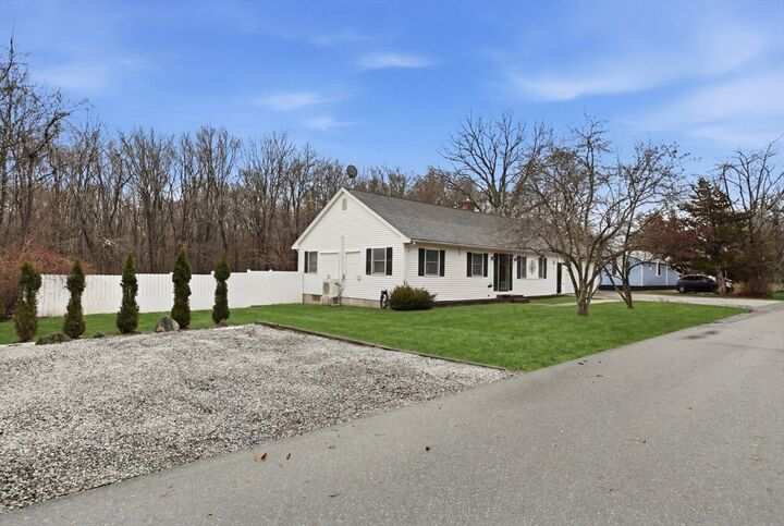 Property Photo:  8 Sweet Apple Tree Ln  MA 01952 