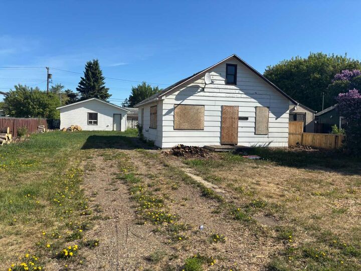 9518 85 Avenue — photo 1
