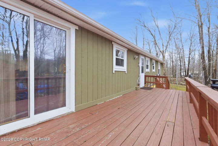 Property Photo:  1847 Shadyside Drive  PA 18466 