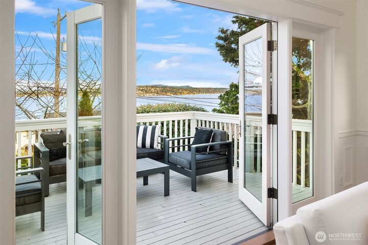 Property Photo: 407 35th Avenue S WA 98144