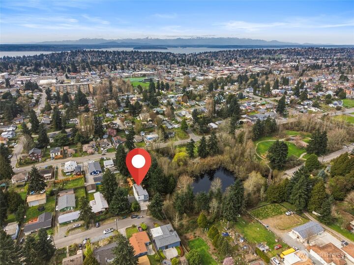 Property Photo:  10429  7th Avenue SW  WA 98146 