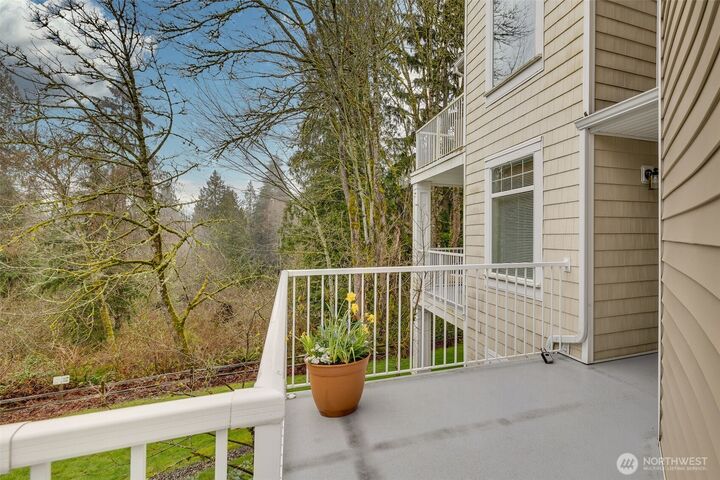 Property Photo:  6515  134th Place SE D2  WA 98296 