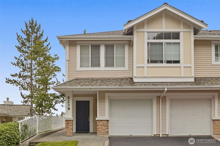 Property Photo: 5239 164th Avenue SE 14-3 WA 98006