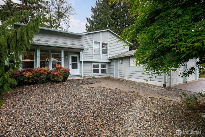 Property Photo: 33136 35th Avenue SW WA 98023
