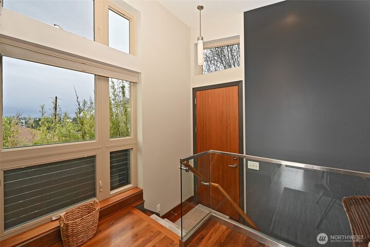 Property Photo: 8218 2nd Avenue NE #B WA 98115