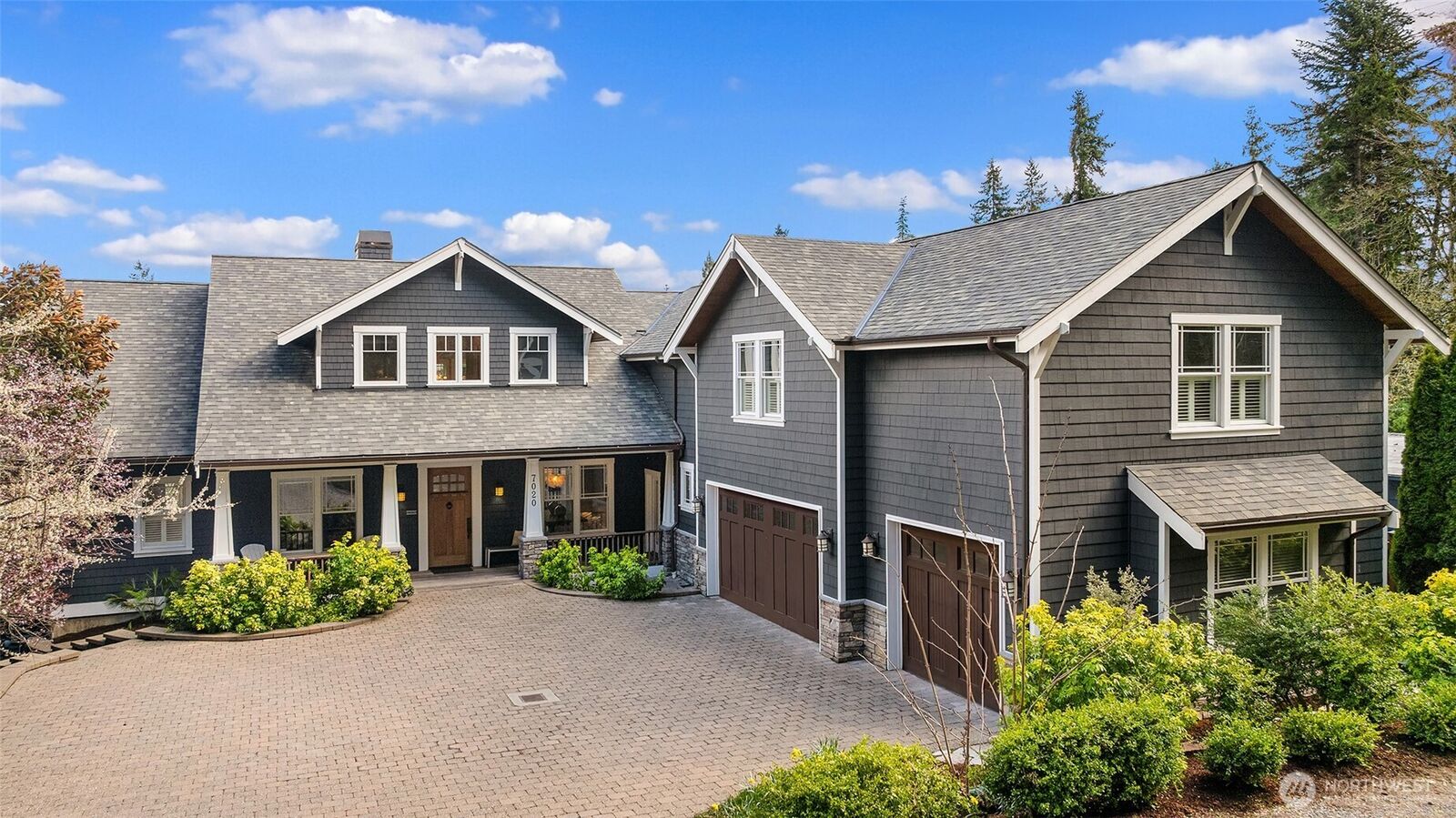 Property Photo: 7020 92nd Avenue SE WA 98040