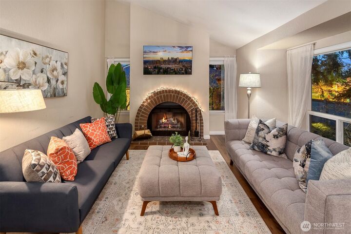 Property Photo:  705  143rd Avenue NE A4  WA 98007 